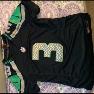 NFL SMALL RUSSEL WILSON SHIRT